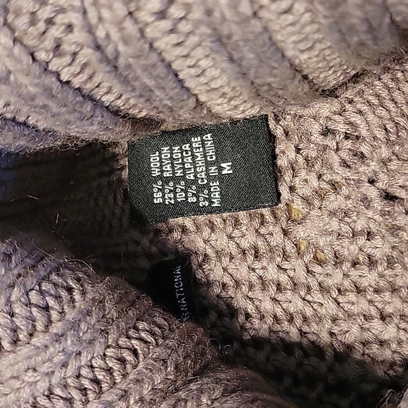 Moda International sweater - Picture 3 of 3